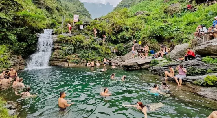 HA GIANG LOOP – 4 DAYS / 3 NIGHTS